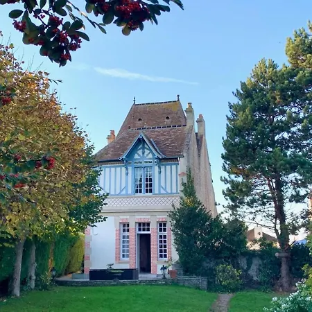 Belle Demeure Authentique, A Deux Pas De La